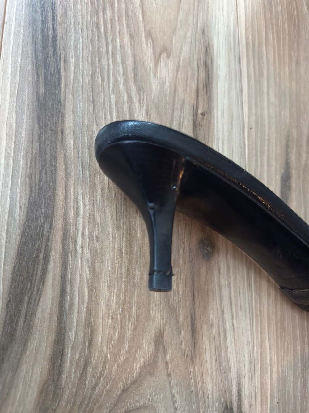 Gucci Vintage Black Leather Grommet Studded Kitten Heel Slide Mules - Picture 5 of 7